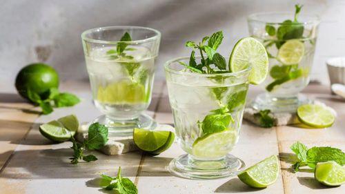 Is Mint Water The New Lemon Water? Here’s What Happens When You Sip It Daily