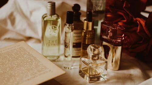The Perfume Trends You’re Smelling Everywhere Right Now